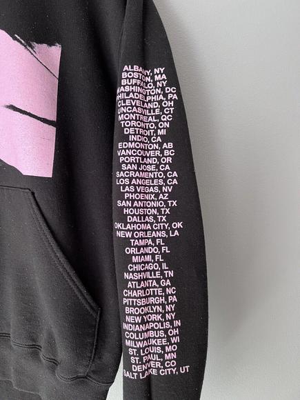 Ariana Grande Sweetener Tour Hoodie Concert Pink Sweatshirt Women’s Medium Tight - Picture 4 of 8